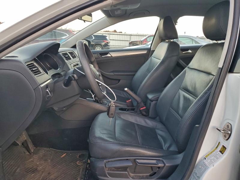Photo 7 from auction – 2017 VOLKSWAGEN JETTA S with VIN 3VW2B7AJ4HM325999