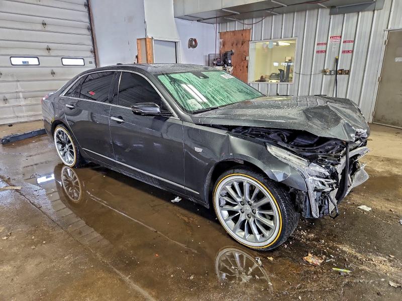 Photo 4 from auction – 2017 CADILLAC CT6 with VIN 1G6KD5RS2HU150763