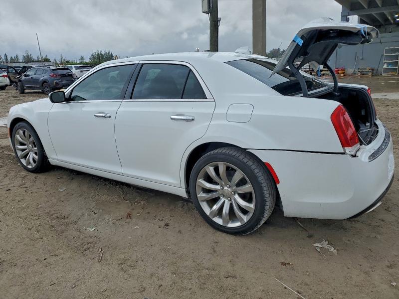 Photo 2 from auction – 2019 CHRYSLER 300 LIMITE with VIN 2C3CCAEG3KH505582