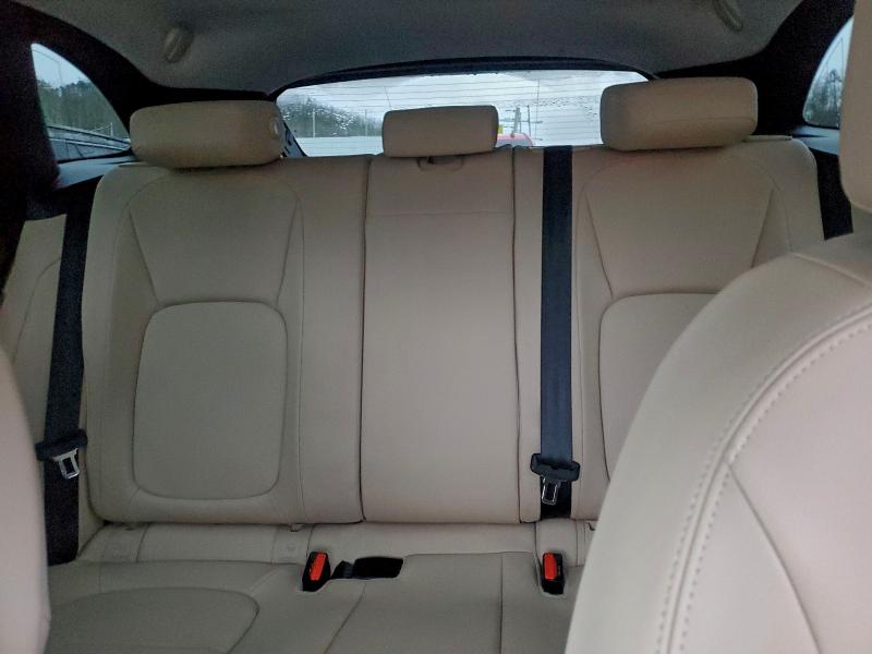 Photo 10 from auction – 2017 JAGUAR F-PACE PRE with VIN SADCJ2BV4HA884744