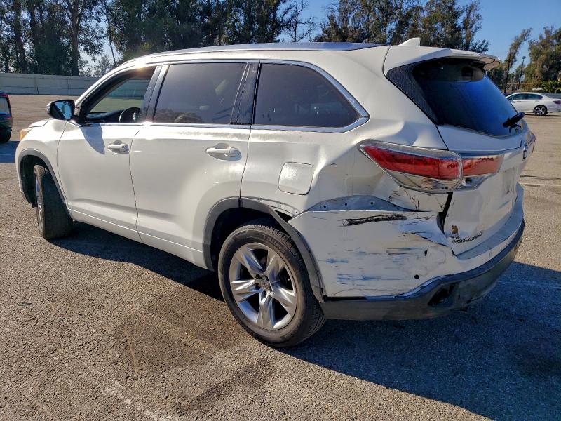 Photo 2 from auction – 2015 TOYOTA HIGHLANDER with VIN 5TDYKRFH1FS068425