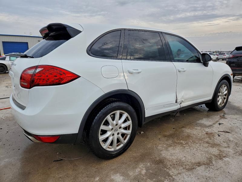 Photo 3 from auction – 2012 PORSCHE CAYENNE with VIN WP1AA2A24CLA07158