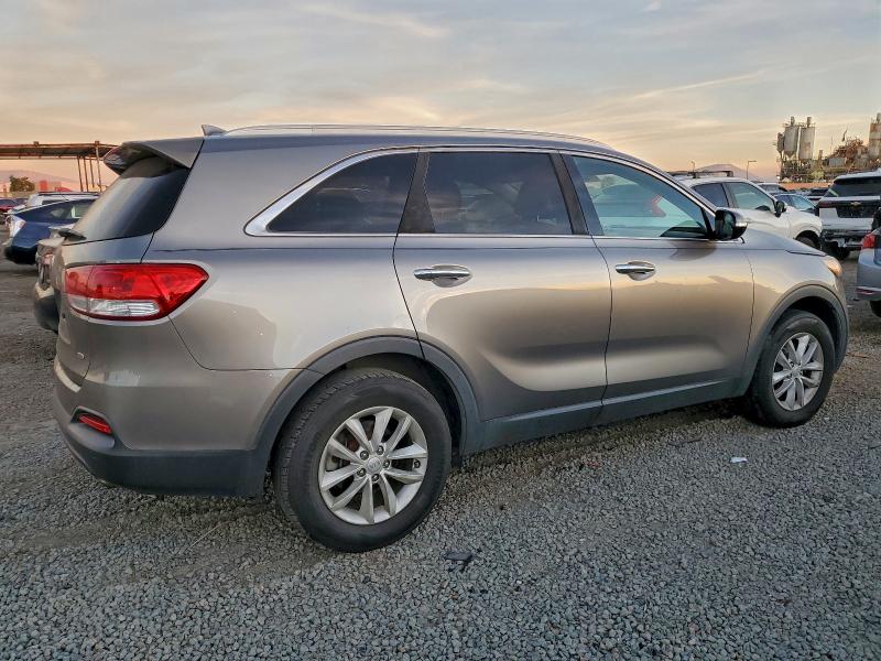 Photo 3 from auction – 2016 KIA SORENTO with VIN 5XYPG4A37GG077365