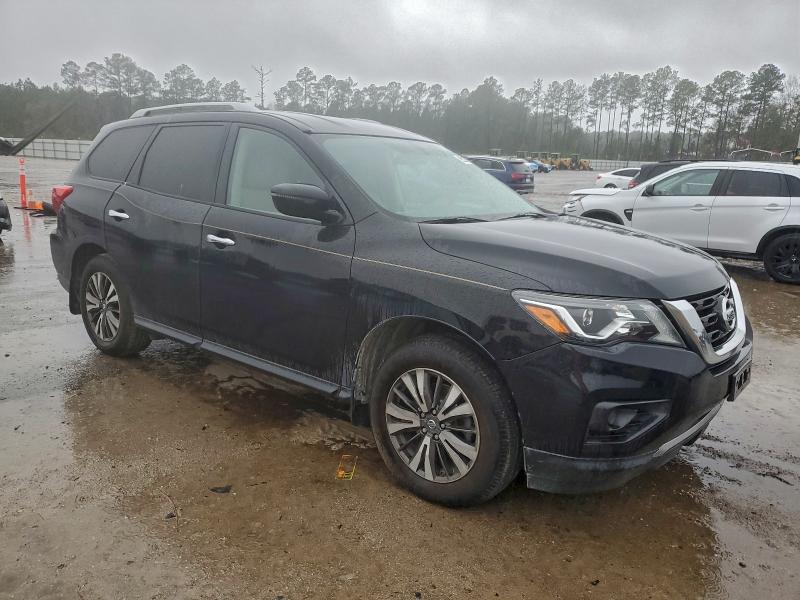 Photo 4 from auction – 2017 NISSAN PATHFINDER with VIN 5N1DR2MM0HC695182