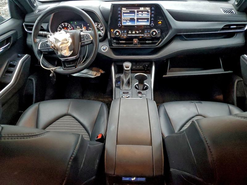 Photo 8 from auction – 2021 TOYOTA HIGHLANDER with VIN 5TDJZRBHXMS069427