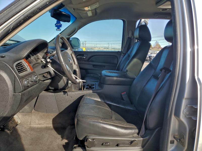 Photo 7 from auction – 2011 GMC YUKON SLT with VIN 1GKS2CE09BR270781