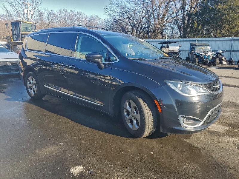 Photo 4 from auction – 2017 CHRYSLER PACIFICA T with VIN 2C4RC1EG4HR531360