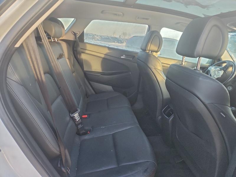Photo 11 from auction – 2017 HYUNDAI TUCSON LIM with VIN KM8J3CA48HU440823