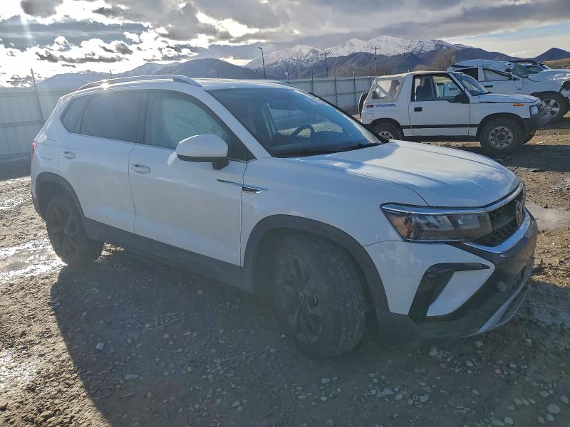 Снимка 4 от търг – 2022 VOLKSWAGEN TAOS с VIN 3VVLX7B2XNM094006