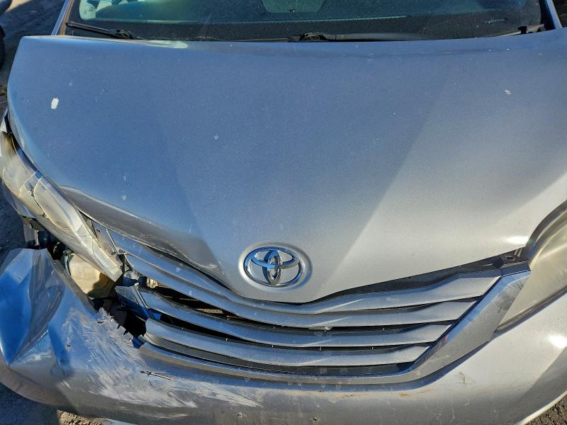 Photo 12 from auction – 2015 TOYOTA SIENNA LE with VIN 5TDJK3DC4FS112942