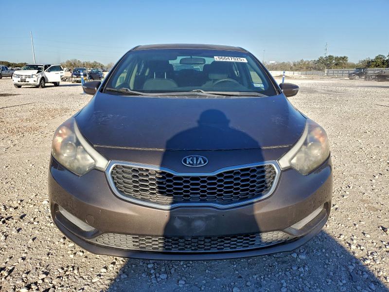 Photo 5 from auction – 2015 KIA FORTE LX with VIN KNAFX4A6XF5347652