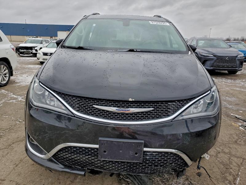 Photo 5 from auction – 2018 CHRYSLER PACIFICA with VIN 2C4RC1BG8JR314923