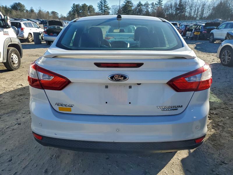 Photo 6 from auction – 2013 FORD FOCUS with VIN 1FADP3J2XDL379369
