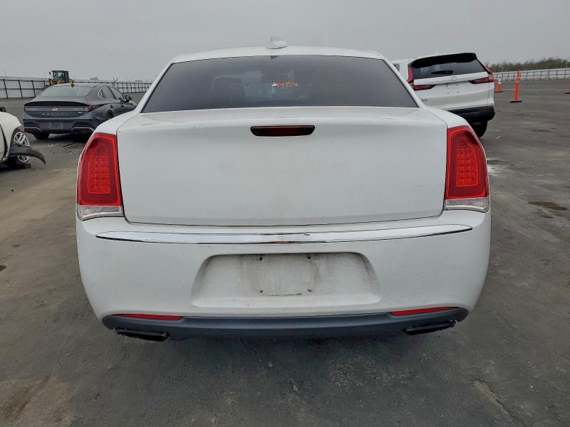 Photo 6 from auction – 2015 CHRYSLER 300 LIMITE with VIN 2C3CCARG9FH757031
