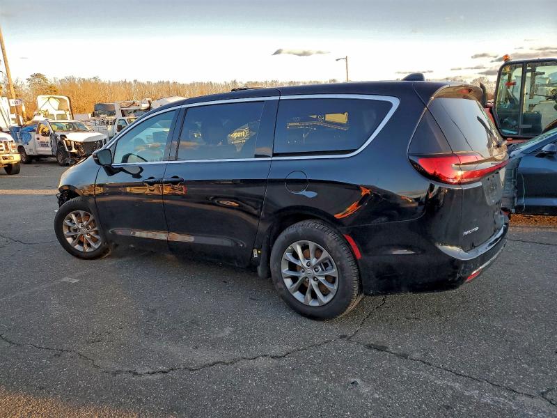 Photo 2 from auction – 2026 CHRYSLER PACIFICA L with VIN 2C4RC1GG8TR192821