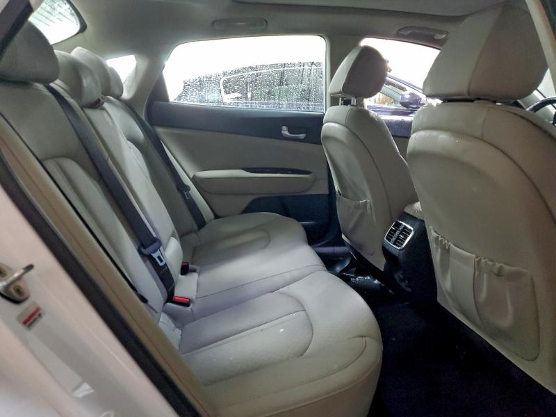 Photo 10 from auction – 2016 KIA OPTIMA EX with VIN 5XXGU4L31GG112301