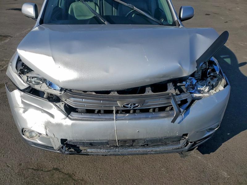 Photo 12 from auction – 2013 TOYOTA HIGHLANDER with VIN 5TDDK3EH6DS260045