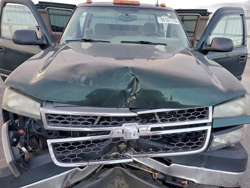 Photo 11 from auction – 2005 CHEVROLET SILVERADO with VIN 1GCHK29U85E157638