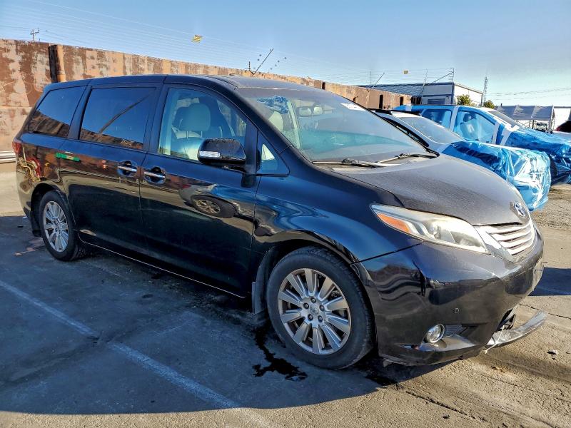 Photo 4 from auction – 2017 TOYOTA SIENNA XLE with VIN 5TDYZ3DC5HS848267