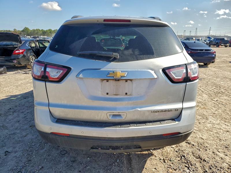 Photo 6 from auction – 2015 CHEVROLET TRAVERSE L with VIN 1GNKRGKD7FJ246321