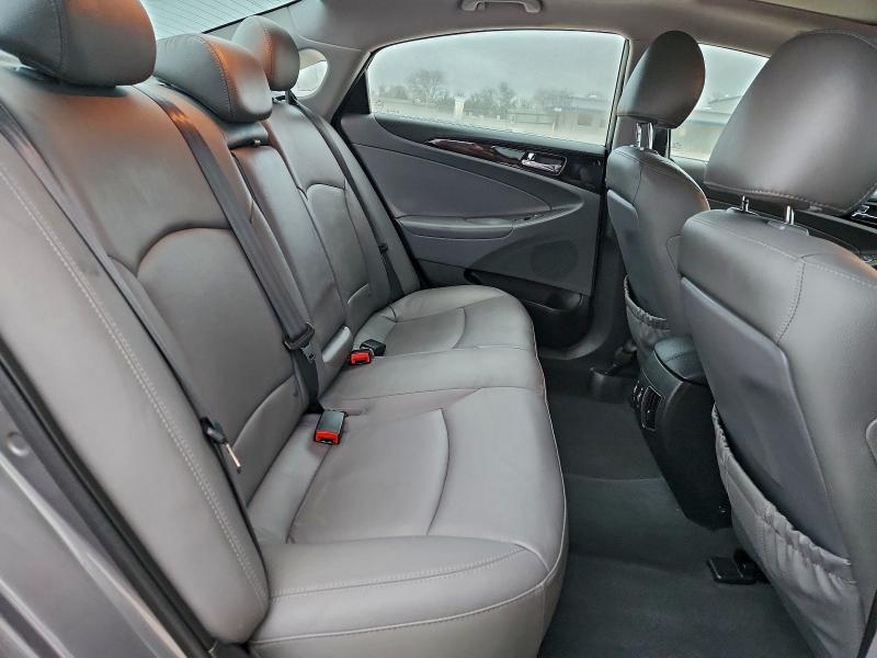 Photo 10 from auction – 2012 HYUNDAI SONATA SE with VIN 5NPEC4AC5CH417425