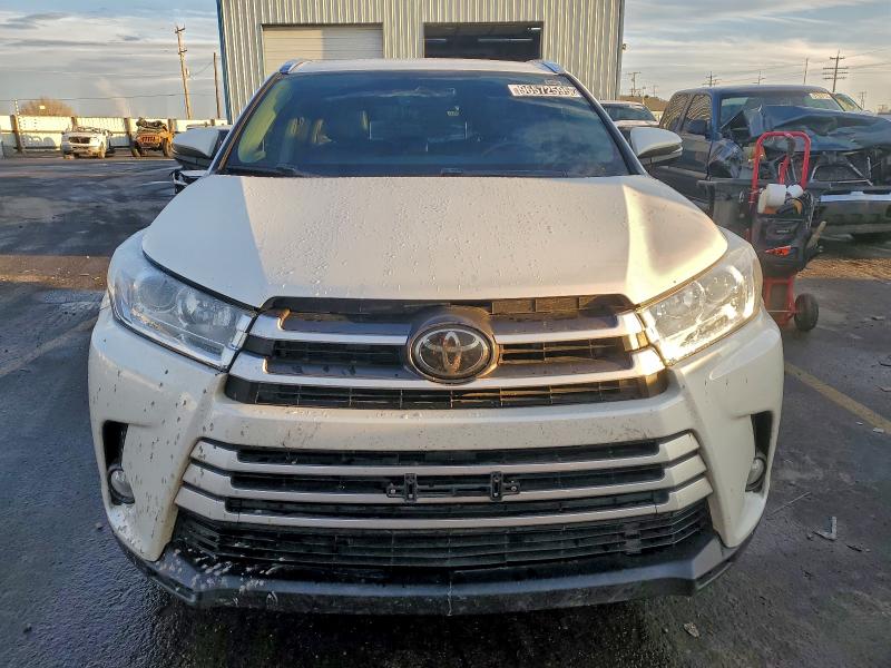 Фото 5 с аукциона – 2018 TOYOTA HIGHLANDER с VIN 5TDJZRFH3JS544728
