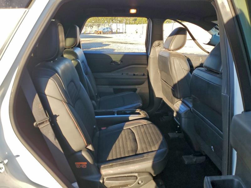 Photo 11 from auction – 2024 NISSAN PATHFINDER with VIN 5N1DR3BD9RC215280