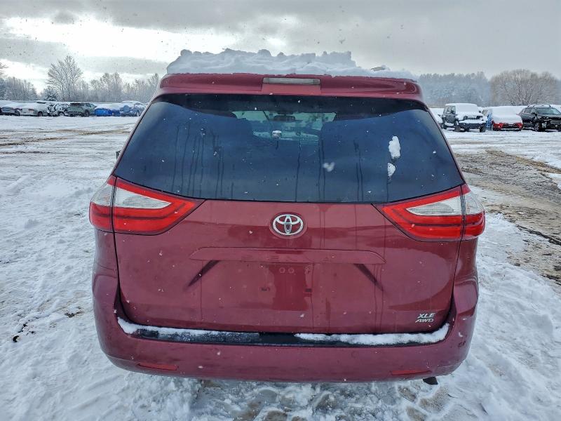 Photo 6 from auction – 2015 TOYOTA SIENNA XLE with VIN 5TDDK3DC1FS127041