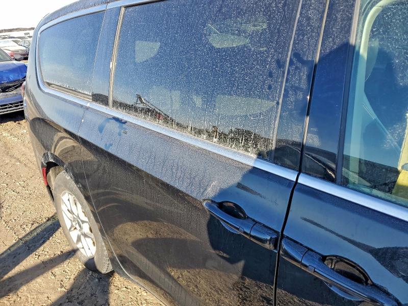 Photo 10 from auction – 2023 CHRYSLER PACIFICA T with VIN 2C4RC1BG4PR596874