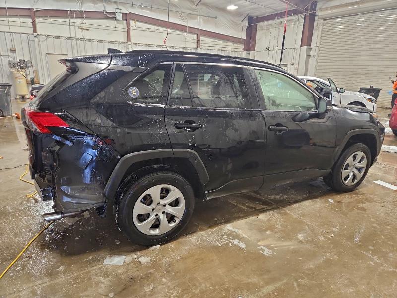 Photo 3 from auction – 2019 TOYOTA RAV4 LE with VIN JTMG1RFVXKD033117