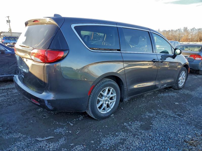 Photo 3 from auction – 2018 CHRYSLER PACIFICA L with VIN 2C4RC1CG2JR113694