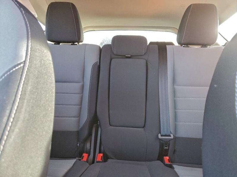 Photo 10 from auction – 2016 FORD ESCAPE SE with VIN 1FMCU9G98GUB22386