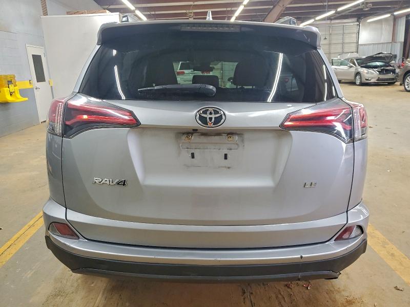 Photo 6 from auction – 2018 TOYOTA RAV4 LE with VIN 2T3ZFREV7JW481618