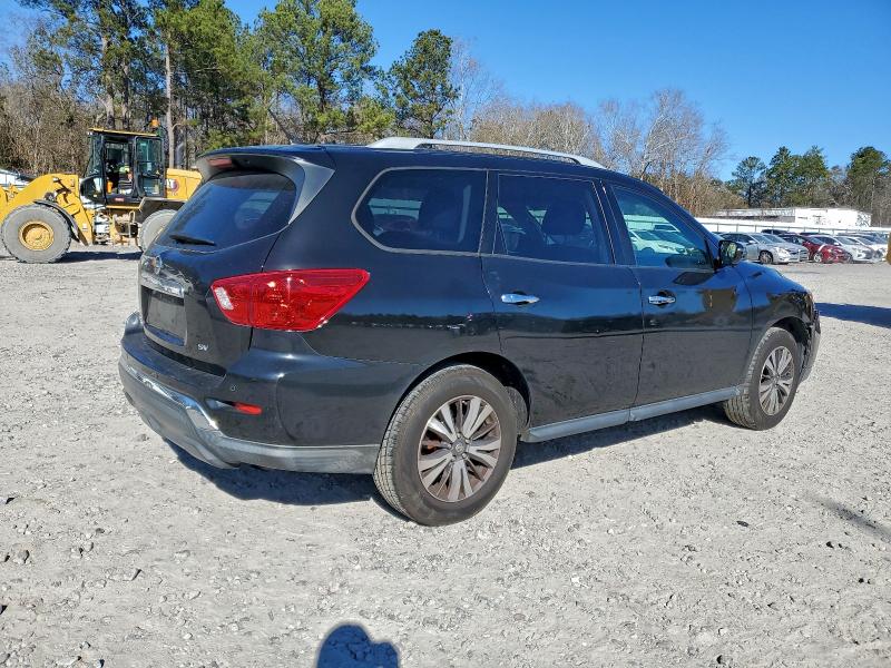 Photo 3 from auction – 2017 NISSAN PATHFINDER with VIN 5N1DR2MN1HC652270