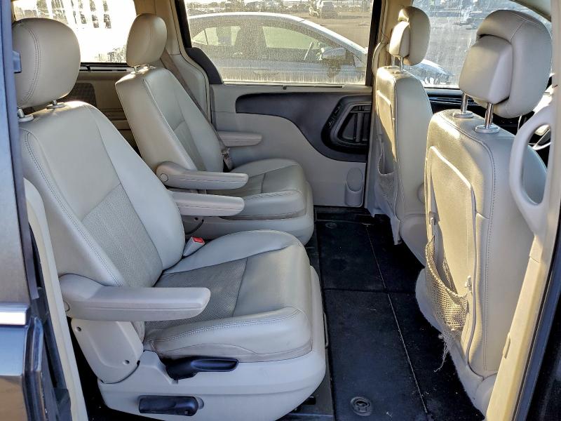 Photo 11 from auction – 2012 CHRYSLER TOWN & COU with VIN 2C4RC1CG0CR227633