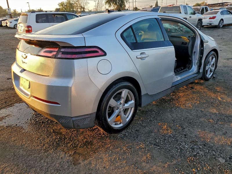 Photo 3 from auction – 2013 CHEVROLET VOLT with VIN 1G1RH6E47DU141900