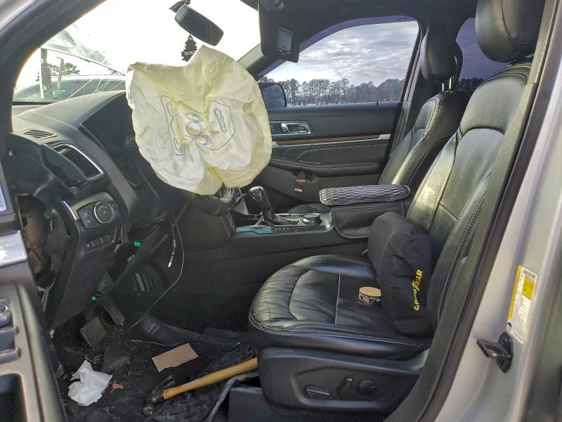 Photo 7 from auction – 2019 FORD EXPLORER L with VIN 1FM5K8FH7KGA17458