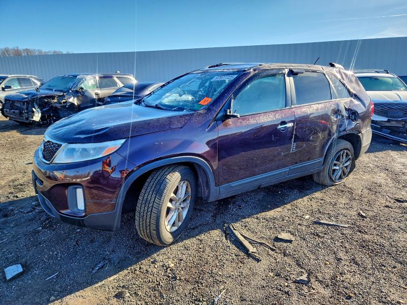 KIA SORENTO LX 2015 with VIN 5XYKT4A63FG593995 - Photo from auction