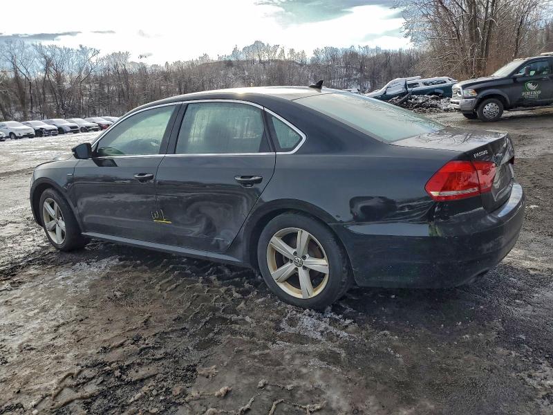 Photo 2 from auction – 2015 VOLKSWAGEN PASSAT S with VIN 1VWAT7A32FC106239