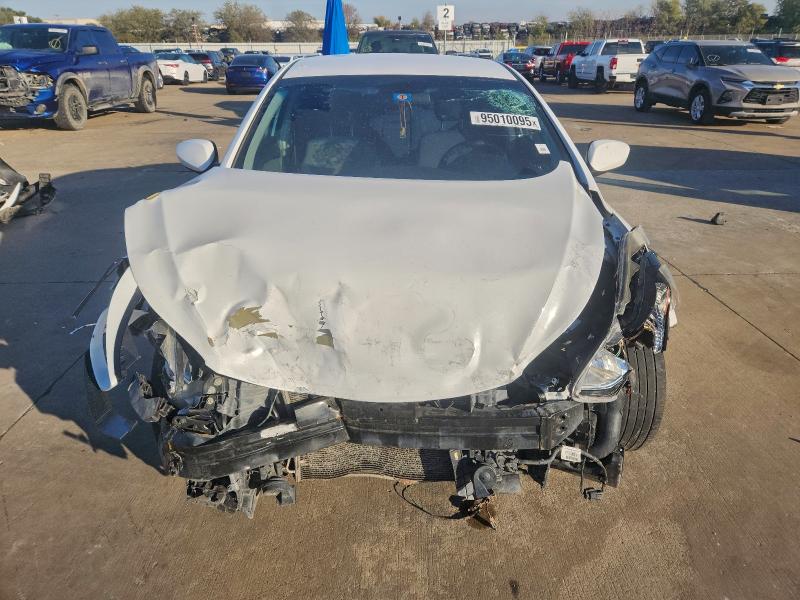 Photo 5 from auction – 2016 HYUNDAI ELANTRA SE with VIN 5NPDH4AE7GH740086