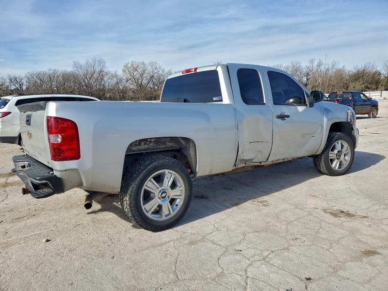 Photo 3 from auction – 2010 CHEVROLET SILVERADO with VIN 1GCSCSE05AZ202656