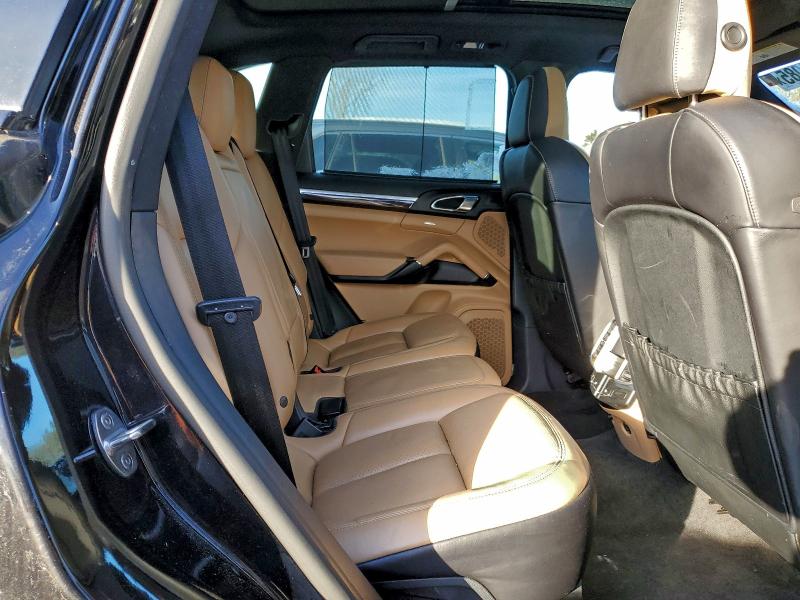 Photo 11 from auction – 2017 PORSCHE CAYENNE SE with VIN WP1AE2A26HLA74730