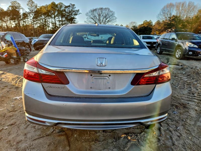 Photo 6 from auction – 2017 HONDA ACCORD with VIN 1HGCR2F84HA236590