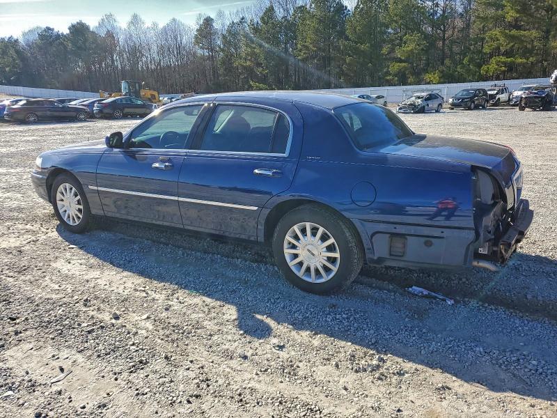 Photo 2 from auction – 2007 LINCOLN TOWN CAR S with VIN 1LNHM81VX7Y613041