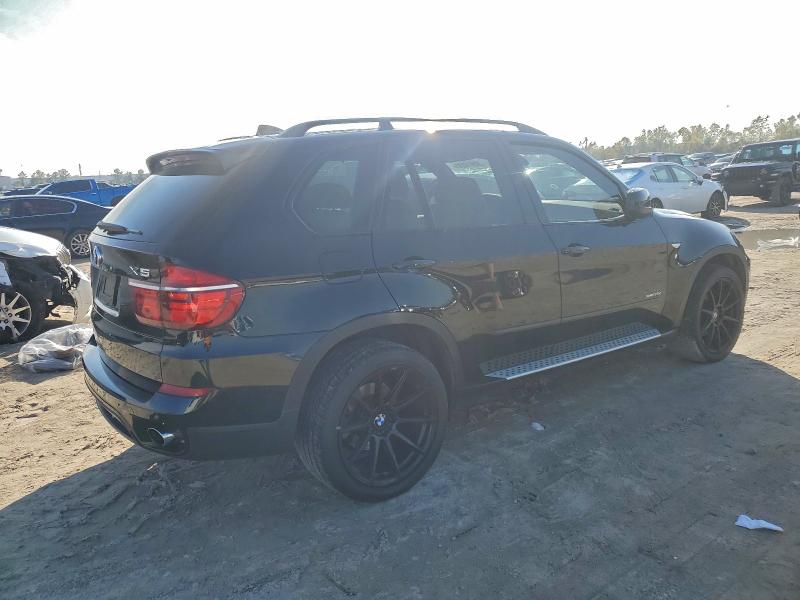 Photo 3 from auction – 2011 BMW X5 XDRIVE3 with VIN 5UXZW0C58BL661613