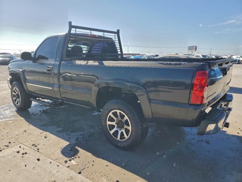 Photo 2 from auction – 2004 CHEVROLET SILVERADO with VIN 1GCHC24U34E175001