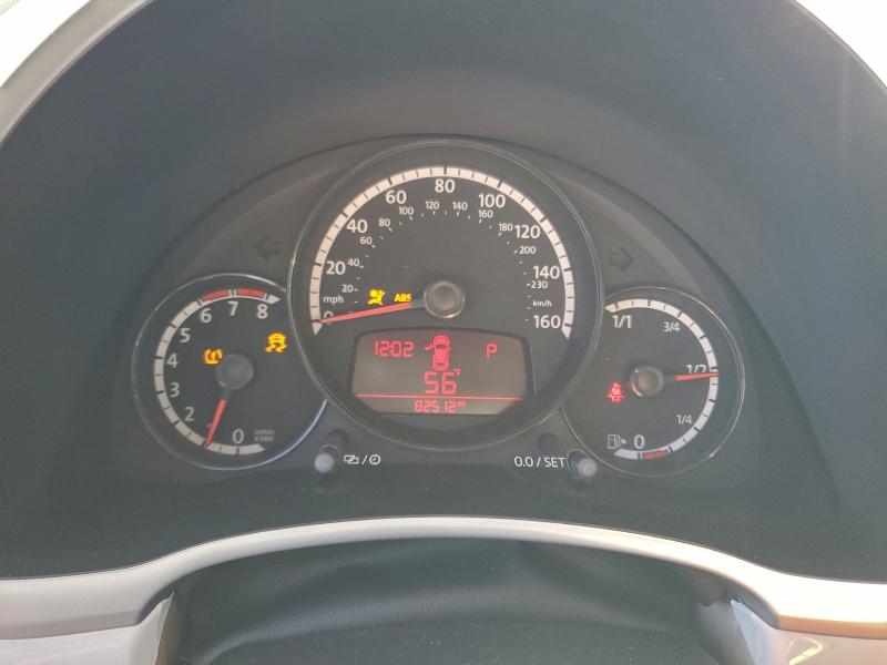 Photo 9 from auction – 2013 VOLKSWAGEN BEETLE with VIN 3VWJX7AT2DM669016