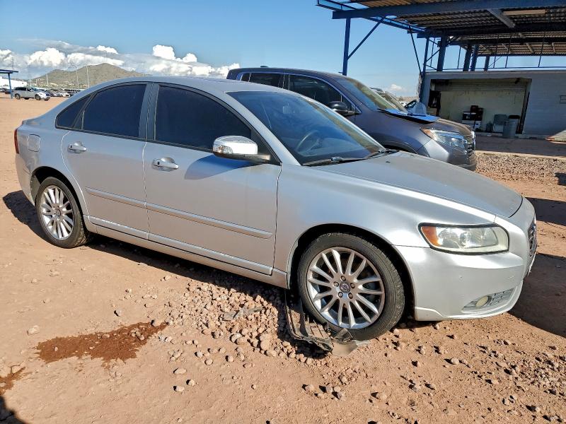 Photo 4 from auction – 2010 VOLVO S40 2.4I with VIN YV1390MS0A2495461