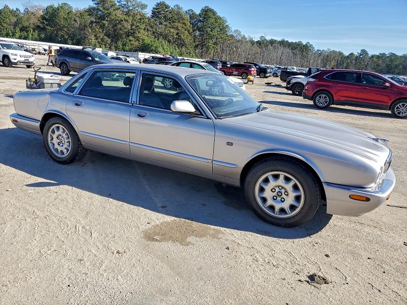 Photo 4 from auction – 2000 JAGUAR XJ8 with VIN SAJDA14C4YLF01691