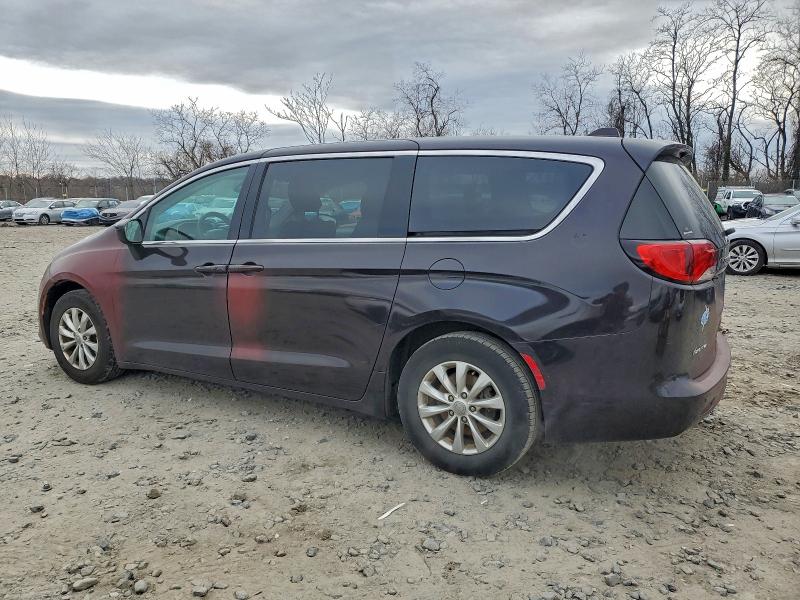 Photo 2 from auction – 2017 CHRYSLER PACIFICA T with VIN 2C4RC1DG7HR611463